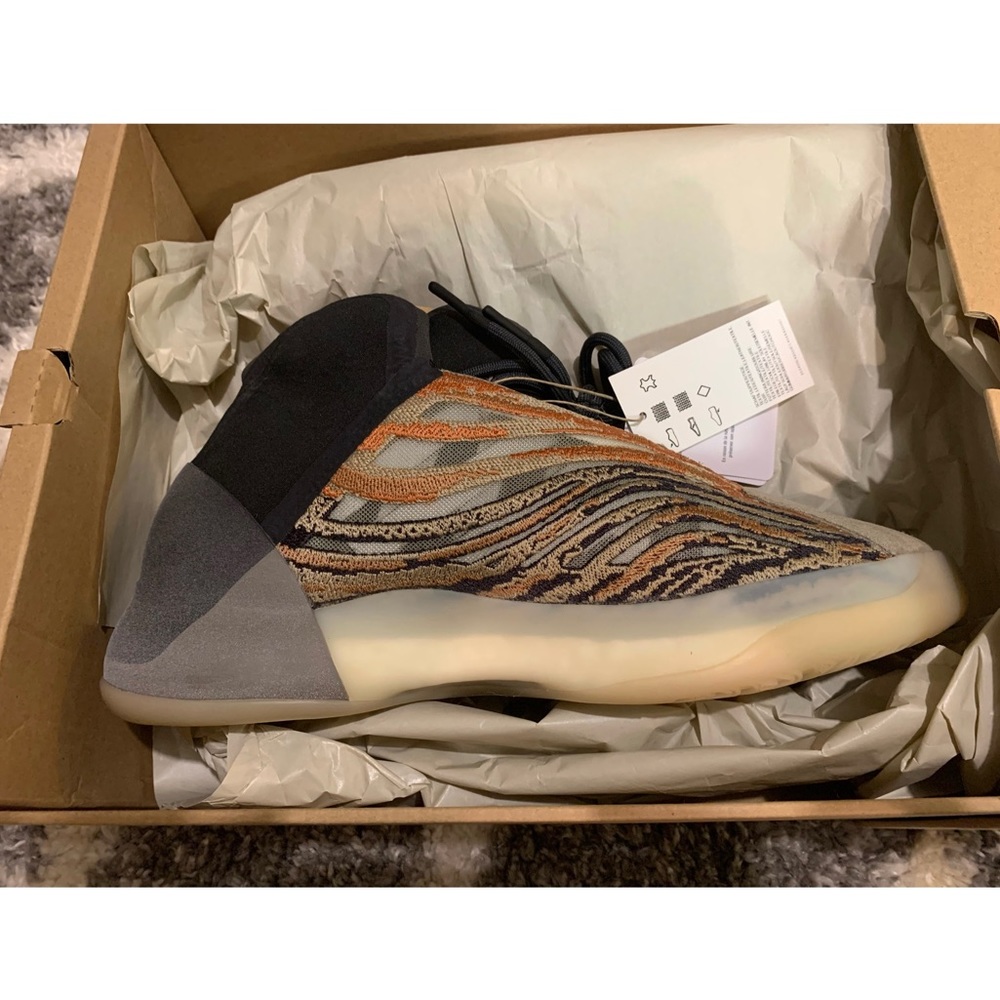 Yeezy Quantum ‘Flash Orange’